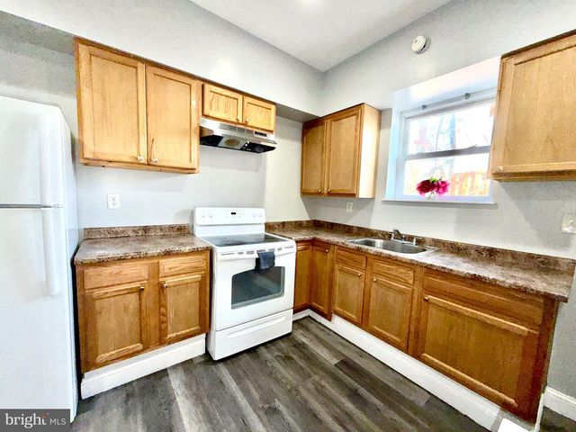 3063 N FRONT ST, Philadelphia, PA 19133