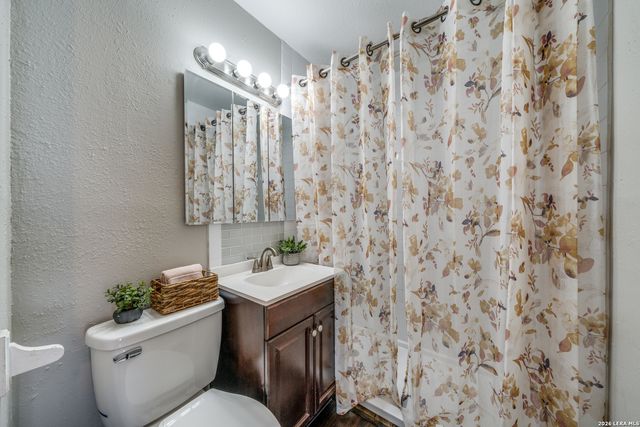 2307 Basse, San Antonio, TX 78213