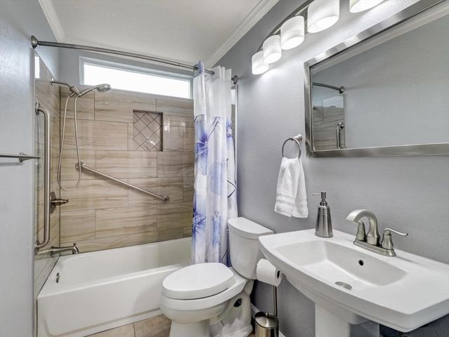 9187 Oakmount Boulevard, Desert Hot Springs, CA 92240