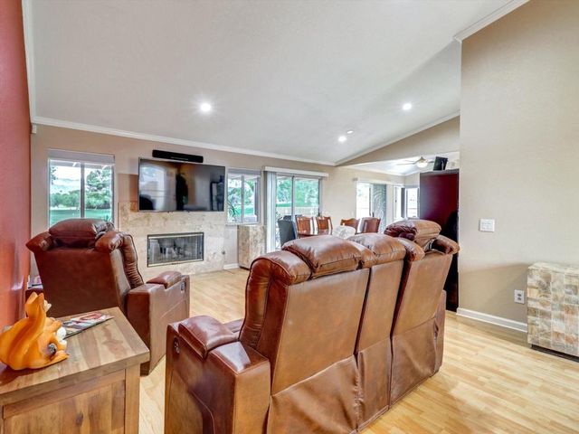 9187 Oakmount Boulevard, Desert Hot Springs, CA 92240