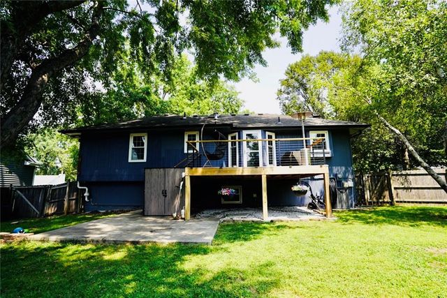 1623 SE Silkwood Lane, Lee's Summit, MO 64063