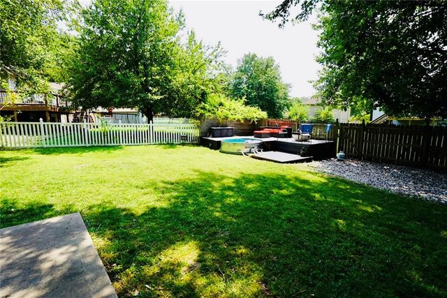 1623 SE Silkwood Lane, Lee's Summit, MO 64063