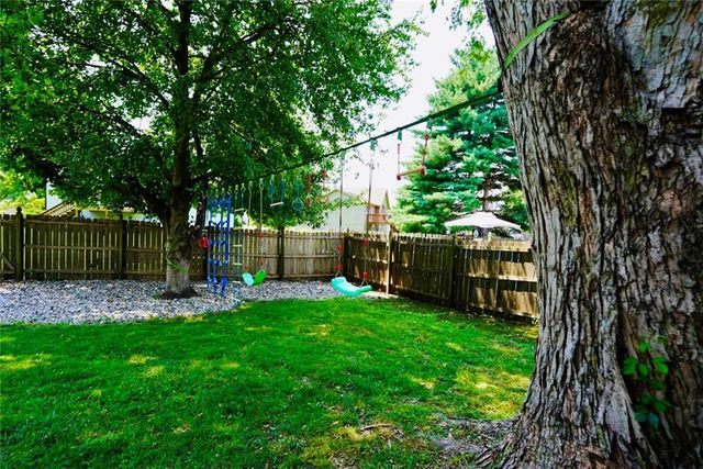 1623 SE Silkwood Lane, Lee's Summit, MO 64063