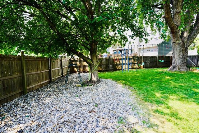 1623 SE Silkwood Lane, Lee's Summit, MO 64063