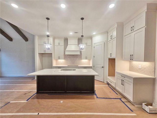 172 Cherokee Drive S, Waleska, GA 30183