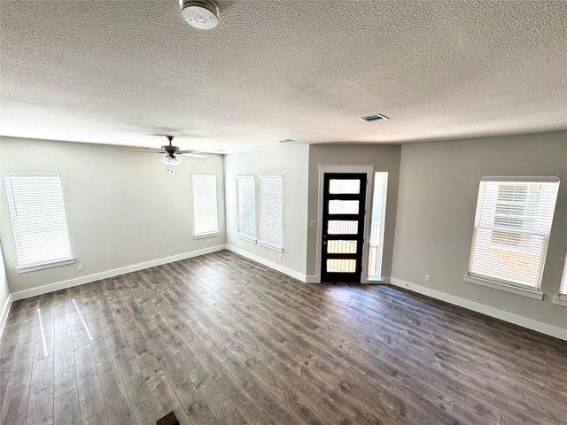 809 Meadowcrest Drive, Plano, TX 75075