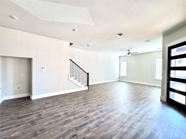 809 Meadowcrest Drive, Plano, TX 75075