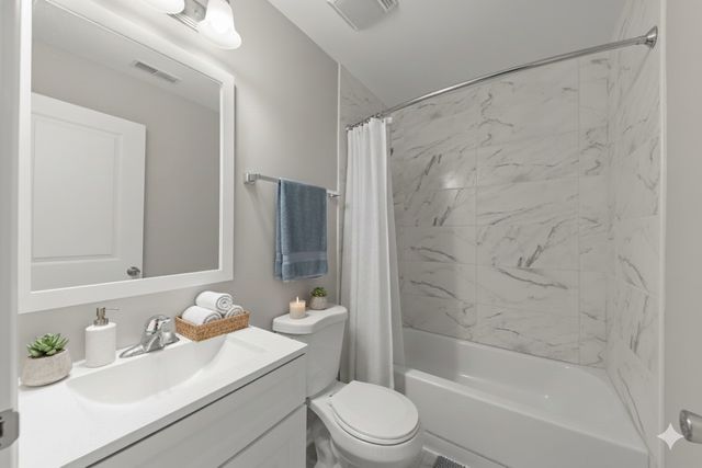 600 W Pleasant Lane A3, Lombard, IL 60148