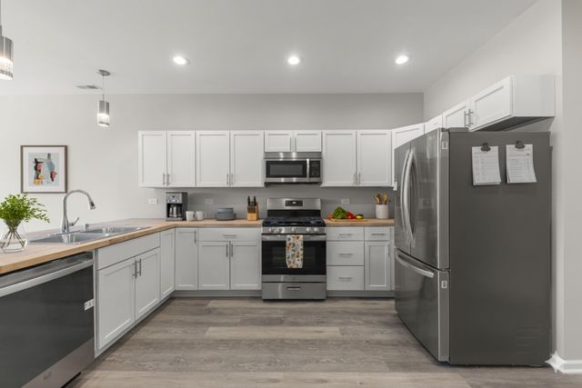 600 W Pleasant Lane A3, Lombard, IL 60148