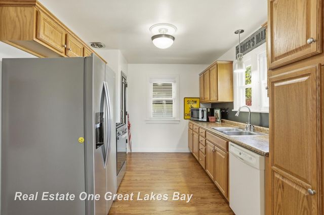 1835 Hemmeter Road, Saginaw, MI 48638