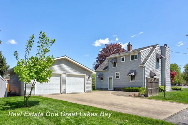 1835 Hemmeter Road, Saginaw, MI 48638