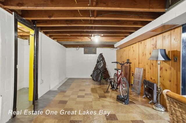 1835 Hemmeter Road, Saginaw, MI 48638