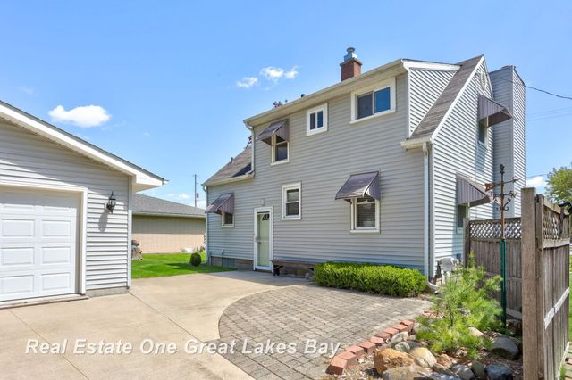 1835 Hemmeter Road, Saginaw, MI 48638