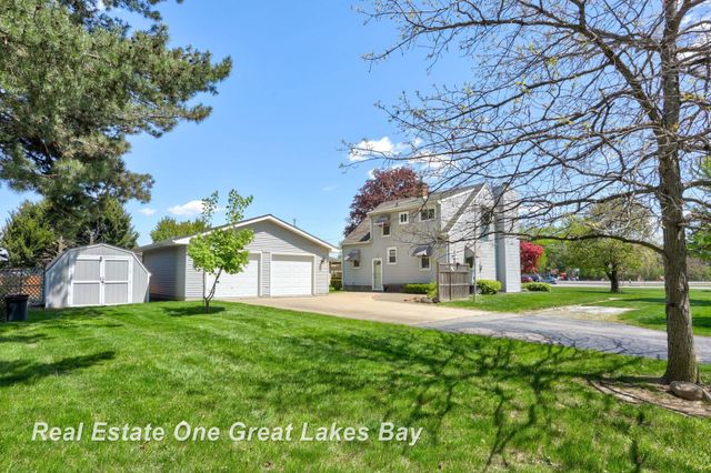1835 Hemmeter Road, Saginaw, MI 48638
