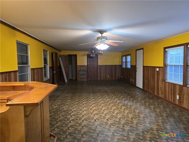 220 Davis Avenue, Port Lavaca, TX 77979