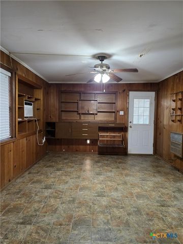 220 Davis Avenue, Port Lavaca, TX 77979