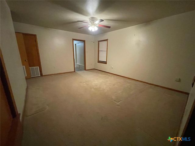 220 Davis Avenue, Port Lavaca, TX 77979