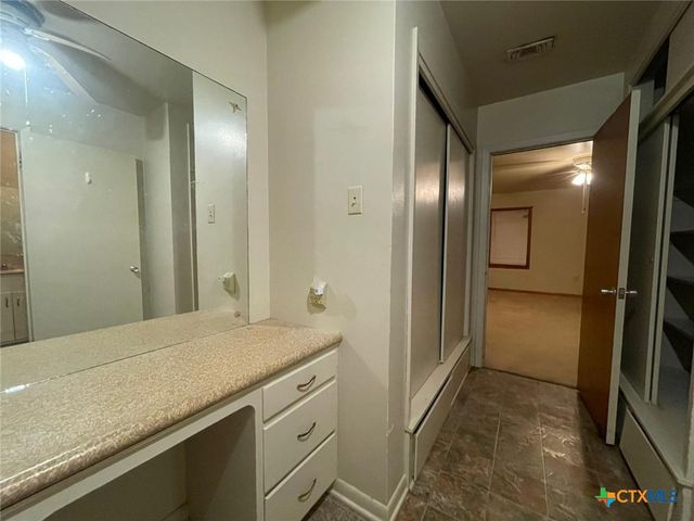 220 Davis Avenue, Port Lavaca, TX 77979