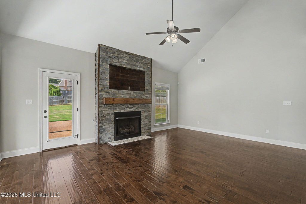 1316 N Heritage Circle, Hernando, MS 38632 — photo 2