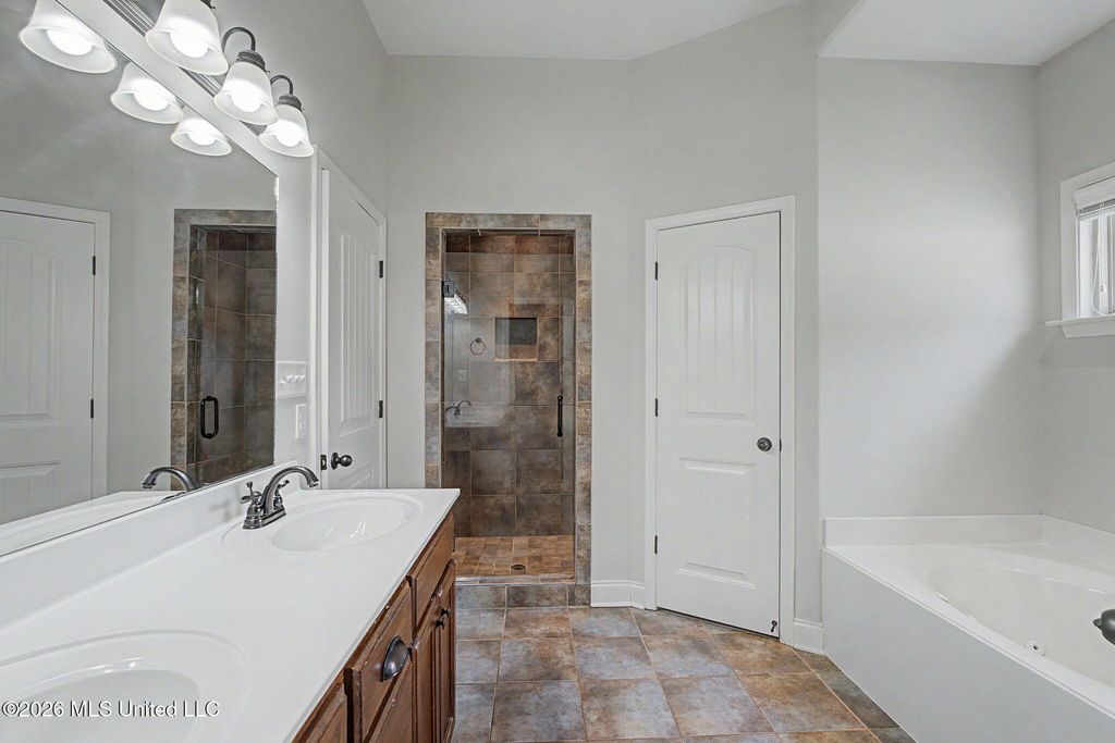1316 N Heritage Circle, Hernando, MS 38632 — photo 5