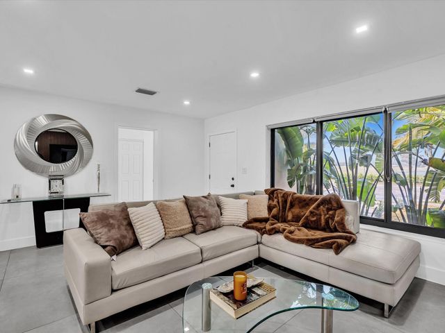 1446 Polk Street, Hollywood, FL 33020