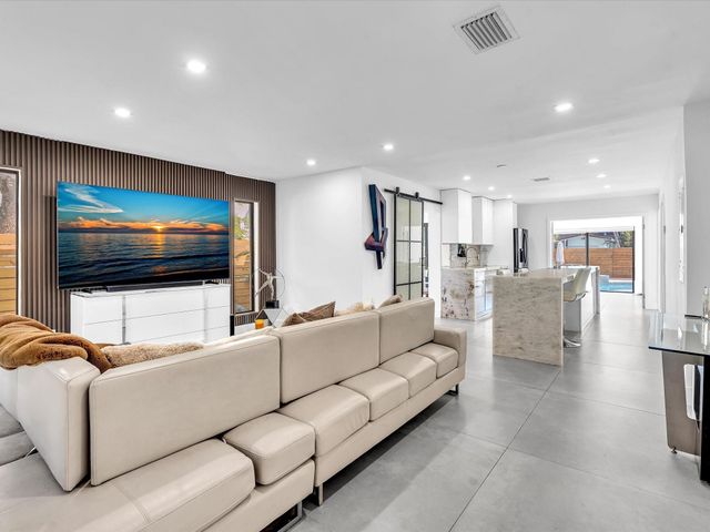 1446 Polk Street, Hollywood, FL 33020