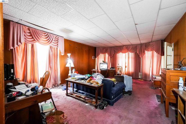 1033 2nd Ave, Crockett, CA 94525