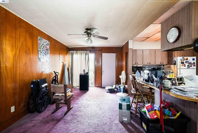 1033 2nd Ave, Crockett, CA 94525