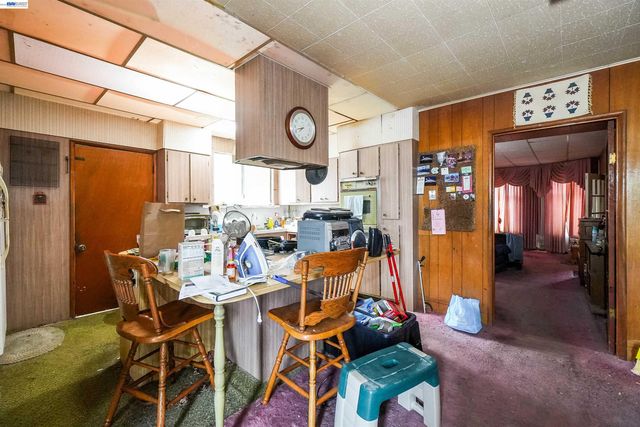 1033 2nd Ave, Crockett, CA 94525