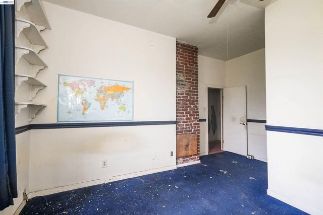 1033 2nd Ave, Crockett, CA 94525