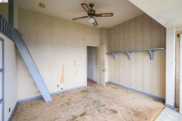 1033 2nd Ave, Crockett, CA 94525