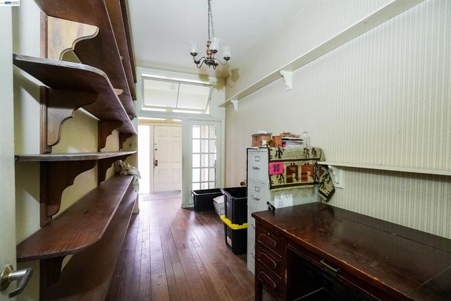 1033 2nd Ave, Crockett, CA 94525