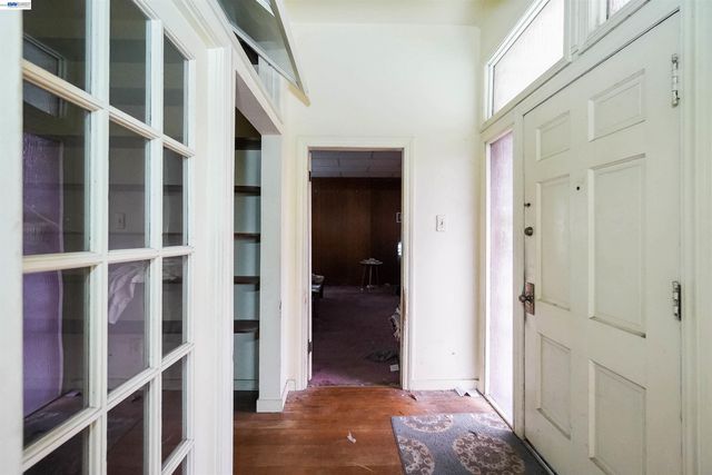 1033 2nd Ave, Crockett, CA 94525