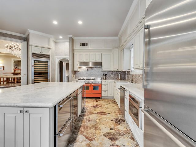 2819 Cedar Woods Place, Houston, TX 77068
