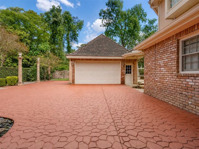 2819 Cedar Woods Place, Houston, TX 77068