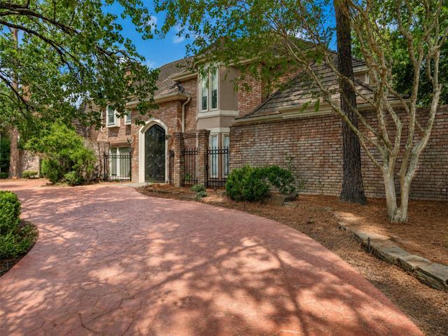2819 Cedar Woods Place, Houston, TX 77068