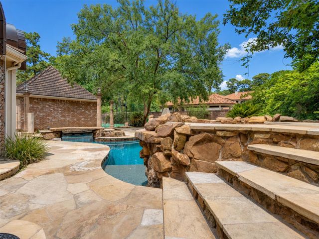 2819 Cedar Woods Place, Houston, TX 77068
