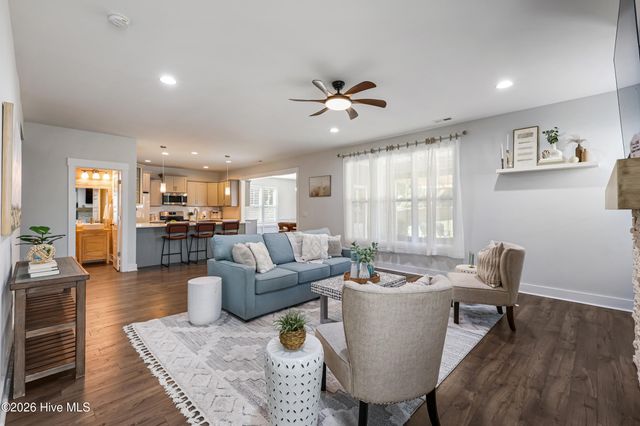 426 Grandview Drive, Hampstead, NC 28443