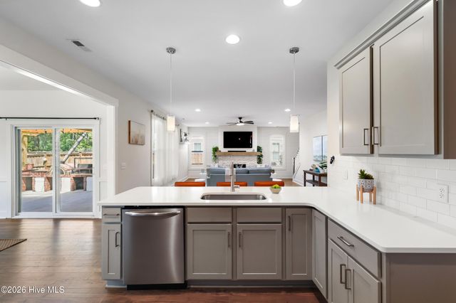 426 Grandview Drive, Hampstead, NC 28443
