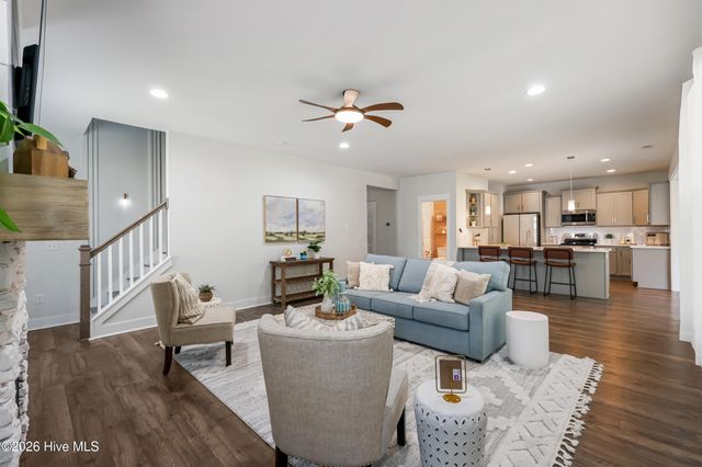 426 Grandview Drive, Hampstead, NC 28443