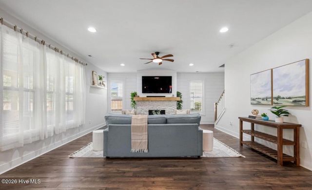426 Grandview Drive, Hampstead, NC 28443