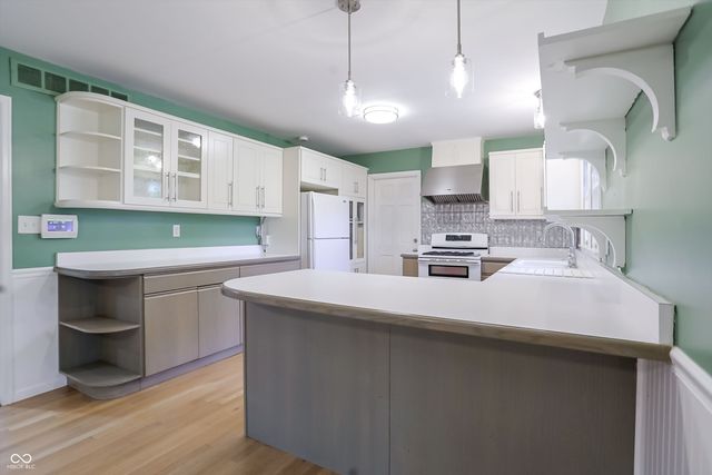 3301 Melbourne Circle, Indianapolis, IN 46228