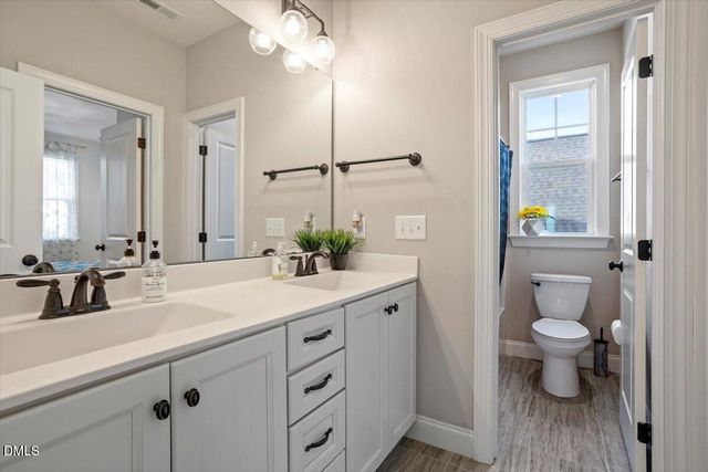 1276 Dairy Glen Drive, Fuquay Varina, NC 27526