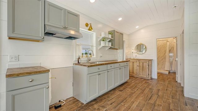 13 OAK STREET, Bradenton, FL 34208