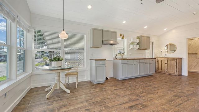 13 OAK STREET, Bradenton, FL 34208
