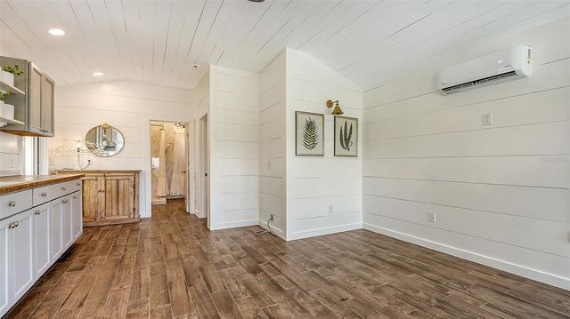 13 OAK STREET, Bradenton, FL 34208