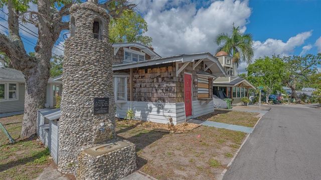 13 OAK STREET, Bradenton, FL 34208