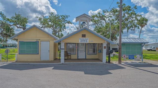 13 OAK STREET, Bradenton, FL 34208