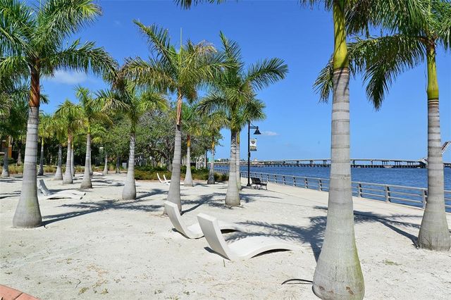 13 OAK STREET, Bradenton, FL 34208
