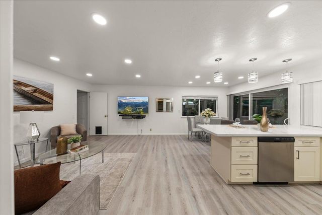 1001 Phelps Avenue, San Jose, CA 95117